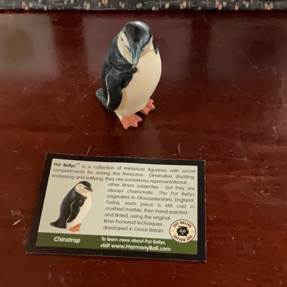 POT BELLYS Chinstrap Penguin Retired Figurine